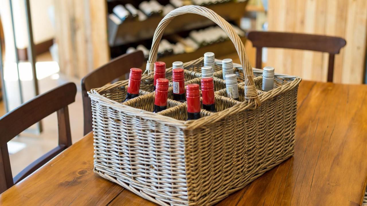 Drostdy Hotel Graaff-Reinet Exteriör bild A wine carrier