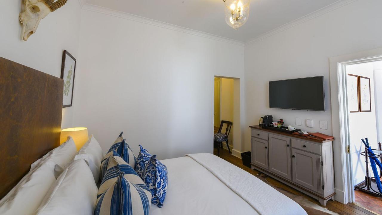 Drostdy Hotel Graaff-Reinet Exteriör bild A room at the hotel