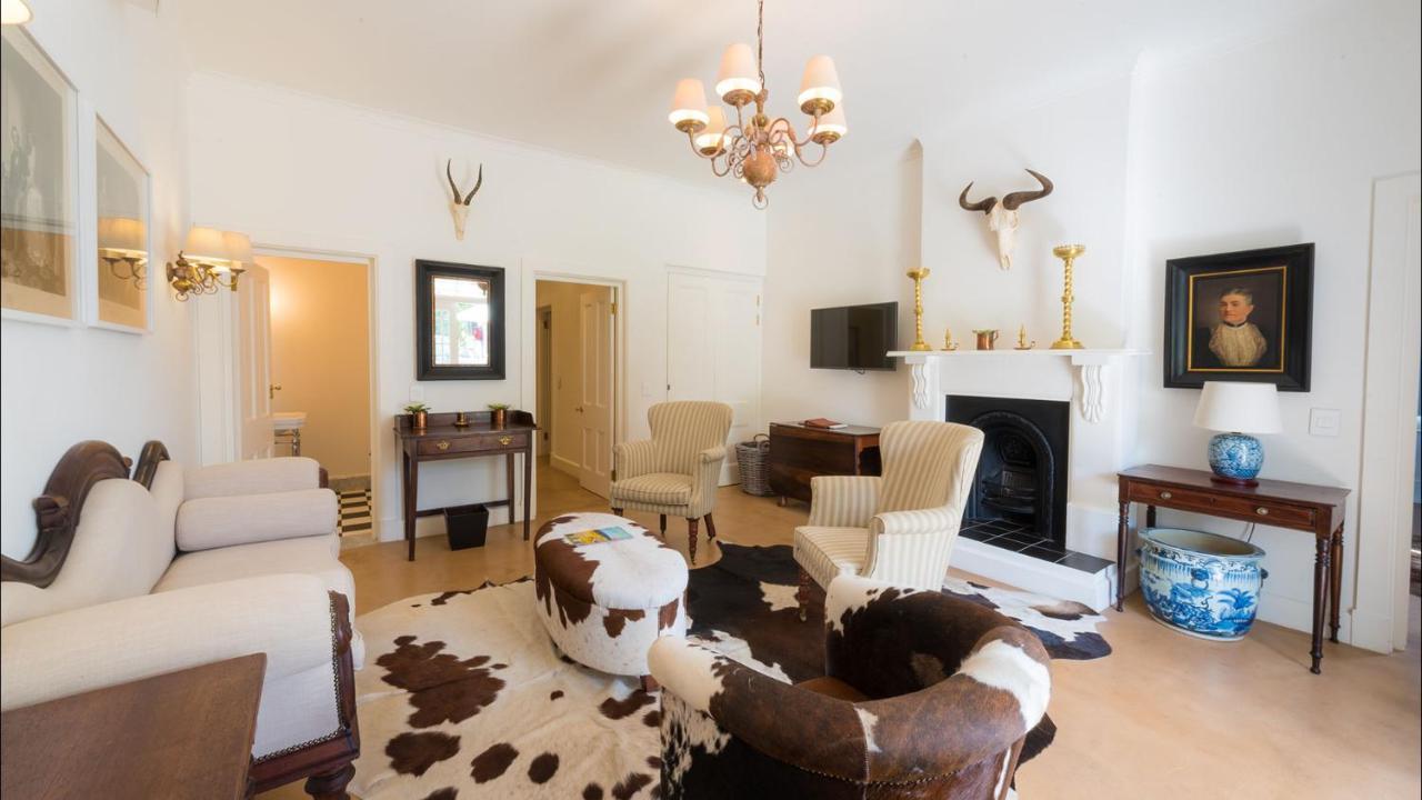 Drostdy Hotel Graaff-Reinet Exteriör bild The interior of the house